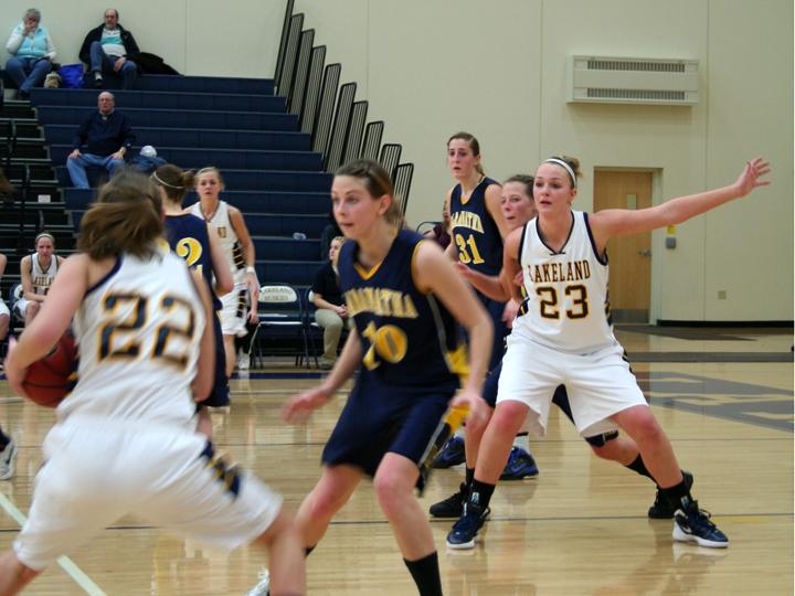 Heartbreaking loss for womens basketball team