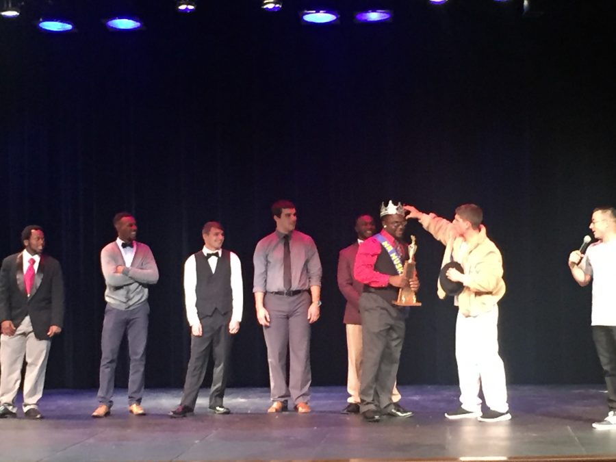 Ariss Hargrow, senior sports management major, is crowned Mr. Muskie.