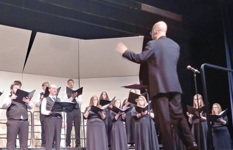 Guarente leads “eclectic” choir concert