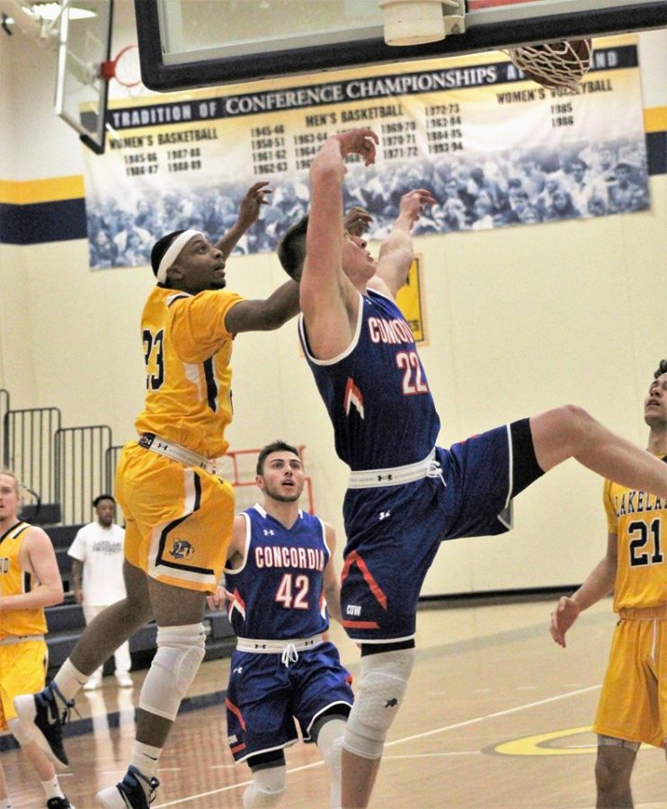 Mens basketball effort not enough to advance in NACC tourney